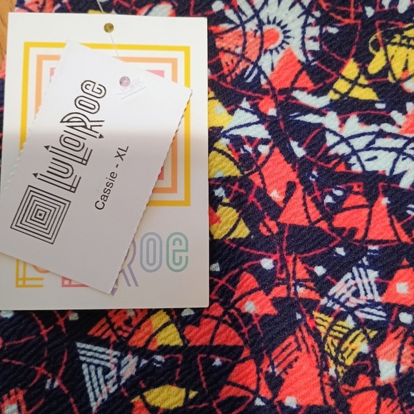 NWT LuLaRoe Cassie Pencil Skirt Midi Navy Daisy Size XL Extra Large - Picture 4 of 6